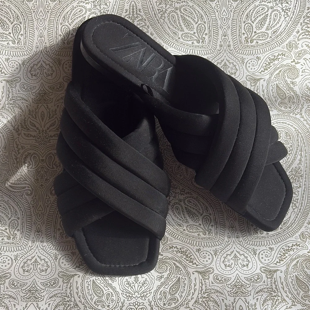 Zara Black Quilted Slide Sandals Size 39 - 8.5 - Picture 7 of 8